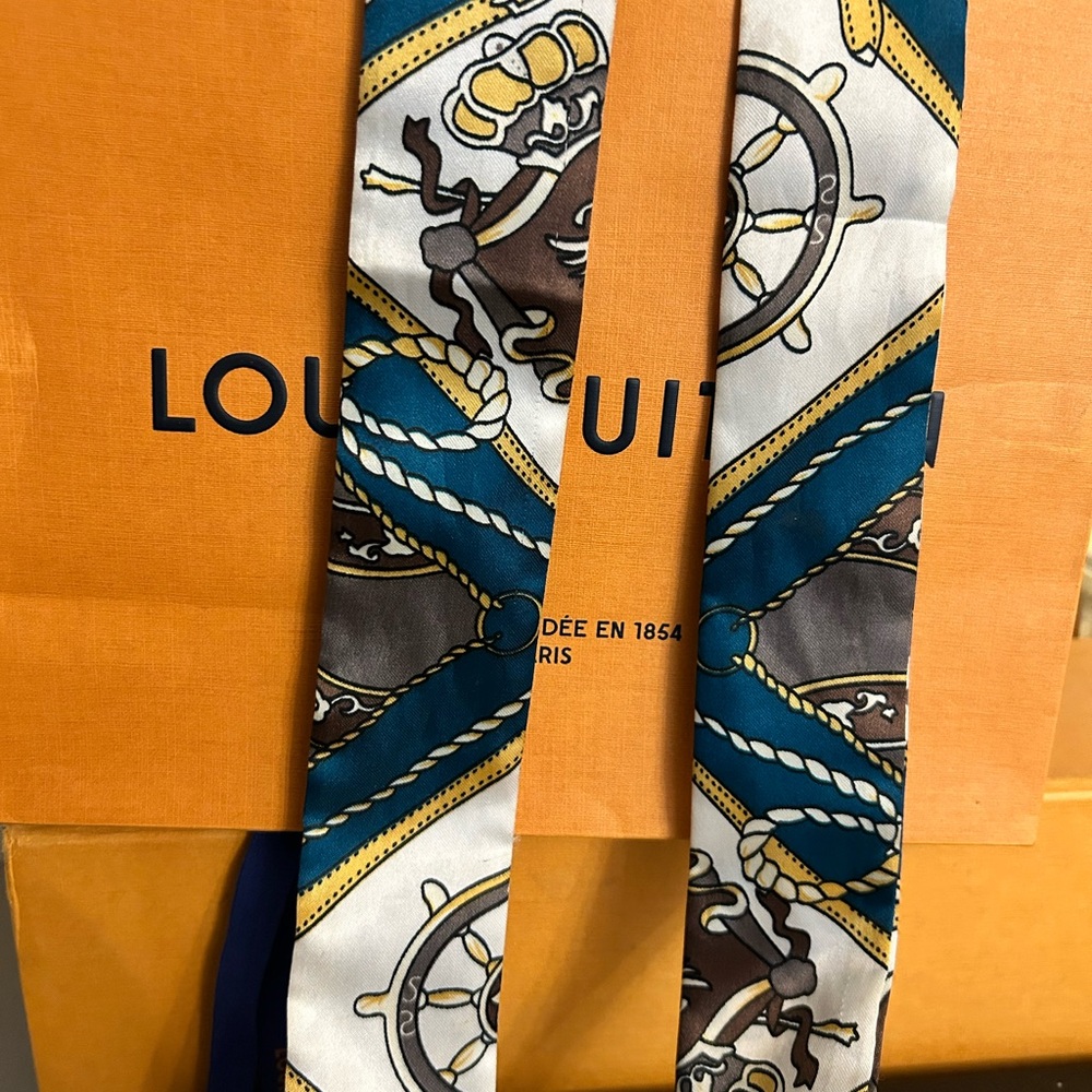 SOLD! Ladies Silk Purse Scarf